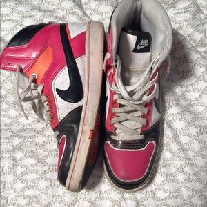 Nike High-Top Sneakers in Pink and Black